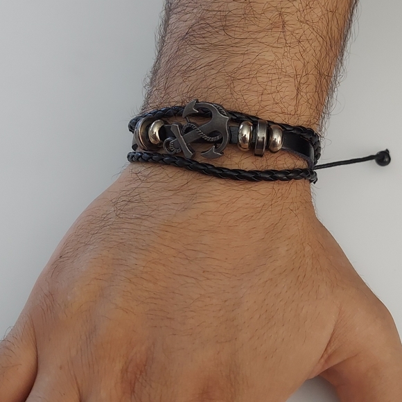 Anchor Bracelet in black - Picture 5 of 8
